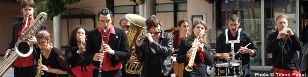 Le Bus Rouge © Tifenn Panel